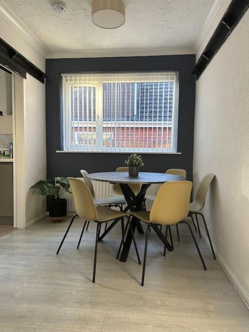 Serviced Nec Airport Bullring Apartment