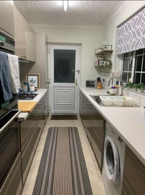 Serviced Nec Airport Bullring Apartment *